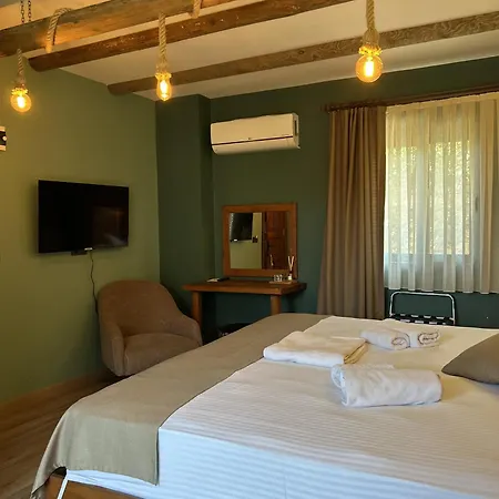 Boutique Stone House With Breakfast Bed & Breakfast Ayvalı