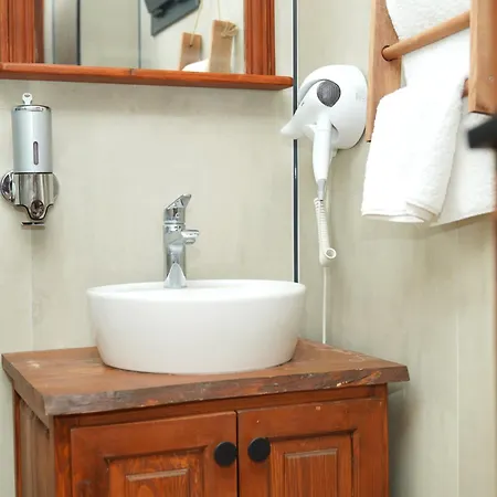 Bed & Breakfast Boutique Stone House With Breakfast