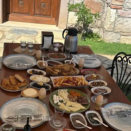 Lotus Kuecuekkoey فندق مبيت وإفطار 3*